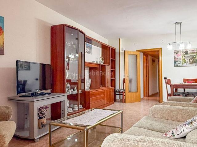 Piso en venta en Sant Boi de Llobregat, Vinyets Molí Vell. Vivienda con ascensor y vistas a la Pça. Catalunya. Pisos Sant Boi de.