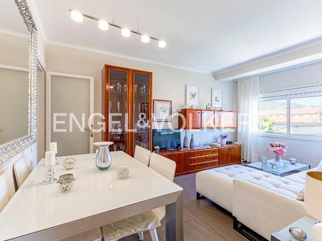 Piso en venta en Sant Boi de Llobregat, Vinyets Molí Vell. Luminoso piso de 3 habitaciones con ascensor y excelente ubicación en Sant Boi. Pisos Sant Boi de.