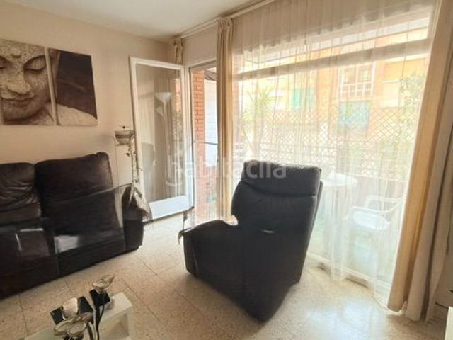 Piso en venta en Sant Boi de Llobregat, Vinyets Molí Vell. Piso de 4habitaciones 1 baño y 1 aseo con terraza y ascensor, buena zona cerca restaurante Salmanca. Pisos Sant Boi de.