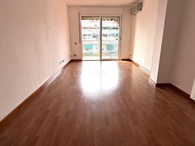 Piso en venta en Sant Boi de Llobregat, Vinyets Molí Vell. Piso en venta en Vinyets Molí Vell, 4 dormitorios. Pisos Sant Boi de.