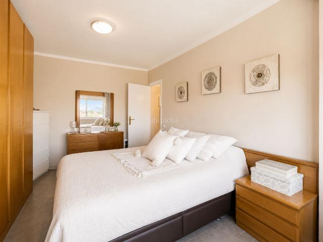 Piso en venta en Sant Boi de Llobregat, Vinyets Molí Vell. Piso en venta, luminoso y bien conservado, con ascensor y excelente distribución. Pisos Sant Boi de.