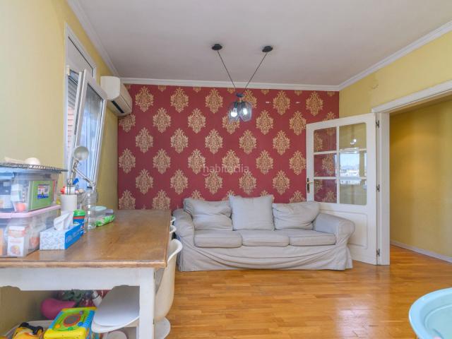Piso en venta en Sant Boi de Llobregat, Vinyets Molí Vell. Piso luminoso con balcón en Plaza Cataluña, Sant Boi. Pisos Sant Boi de.