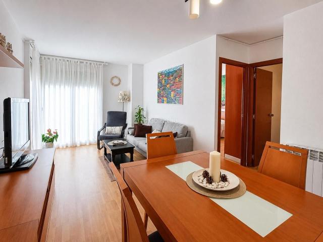 Piso en venta en Sant Boi de Llobregat, Centre. AMPLIA VIVIENDA DE 3 HABITACIONES PARA ENTRAR A VIVIR EN SANT BOI DE LLOBREGAT!. Pisos Sant Boi de.