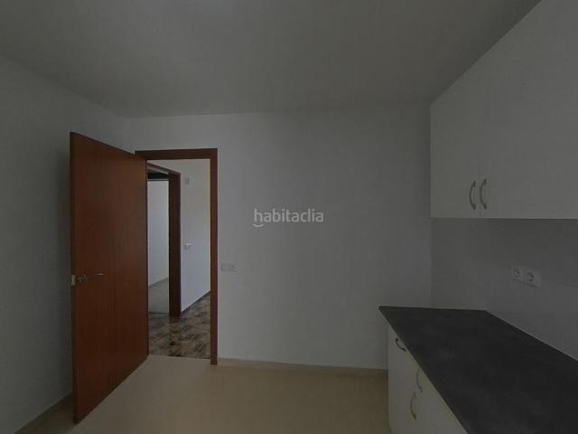 Piso en venta en Sant Boi de Llobregat, Centre. PISO ALQUILADO EN VENTA EN JOAN SALVAT I PAPASSEIT. Pisos Sant Boi de.