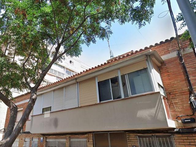 Piso en venta en Sant Boi de Llobregat, de 54 m² 1 habitación por 102.000