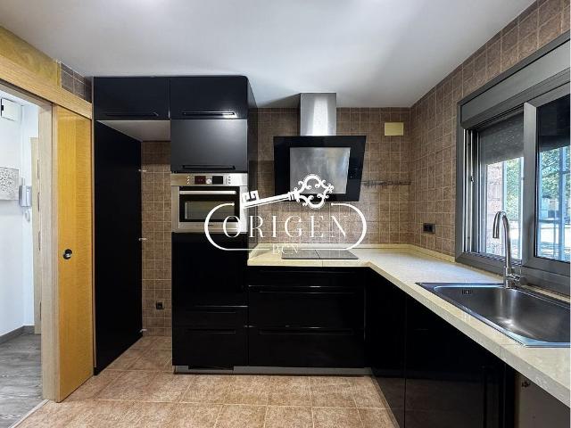 Piso en venta en Sant Boi de Llobregat, de 72 m² 3 habitaciones por 190.000