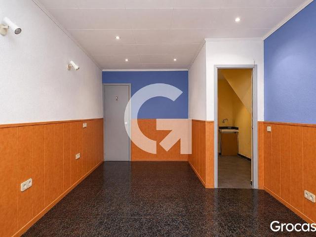 Piso en venta en Sant Boi de Llobregat, de 25 m² 1 habitación por 65.000