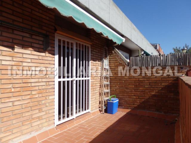 Piso en venta en Sant Boi de Llobregat, Marianao. ÁTICO CON DOS TERRAZAS A NIVEL DE 19 m2 Y 10 m2, ASCENSOR FINALIZANDO OBRA, ZONA COMUNITARIA CON PISCINA Y JARDÍN. Pisos Sant Boi de.
