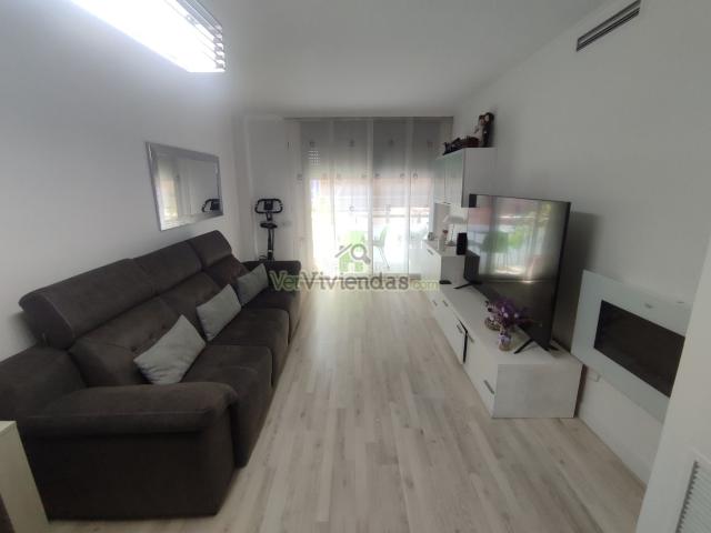 Piso en venta en Sant Boi de Llobregat, Marianao. Precioso piso con balcón. Pisos Sant Boi de.
