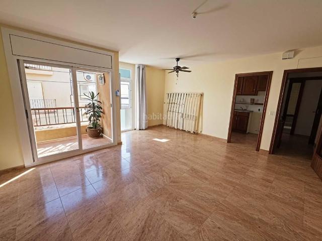 Piso en venta en Sant Feliu de Guíxols, Vilartagues Tueda de Dalt Costa Brava. Amplio y luminoso piso en Sant Feliu de Guíxols, para entrar a vivir. Pisos Sant Feliu de.