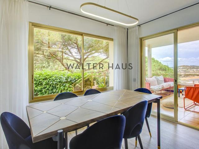 Piso en venta en Sant Feliu de Guíxols, Volta de l´Ametller Costa Brava. Piso en venta con piscina y vistas espectaculares en S´Agaro, Girona. Pisos Sant Feliu de.