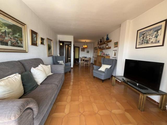 Piso en venta en Sant Feliu de Guíxols, Centre Costa Brava. Exclusivo piso con vistas al mar en primera línea del centro de Sant Feliu de Guíxols. Pisos Sant Feliu de.