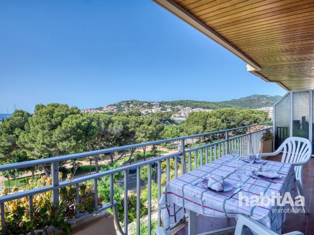 Piso en venta en Sant Feliu de Guíxols, Centre Costa Brava. EXCLUSIVA propiedad con vistas al mar en primera línea, CON GARAGE en pleno centro de Sant Feliu de Guíxols. Pisos Sant Feliu de.