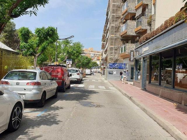 Piso en venta en Sant Feliu de Guíxols, de 75 m² 2 habitaciones por 300.000