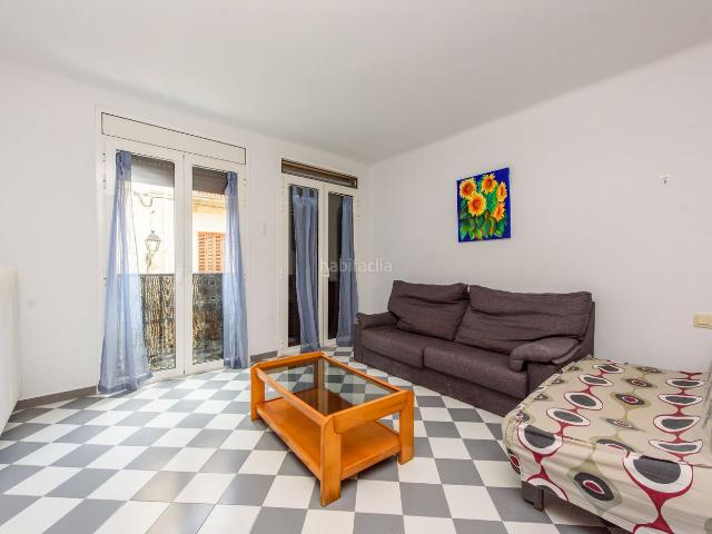 Piso en venta en Sant Feliu de Guíxols, Eixample Costa Brava. En el corazón del pueblo, un piso con luz, caracter y mucha personalidad. Pisos Sant Feliu de.