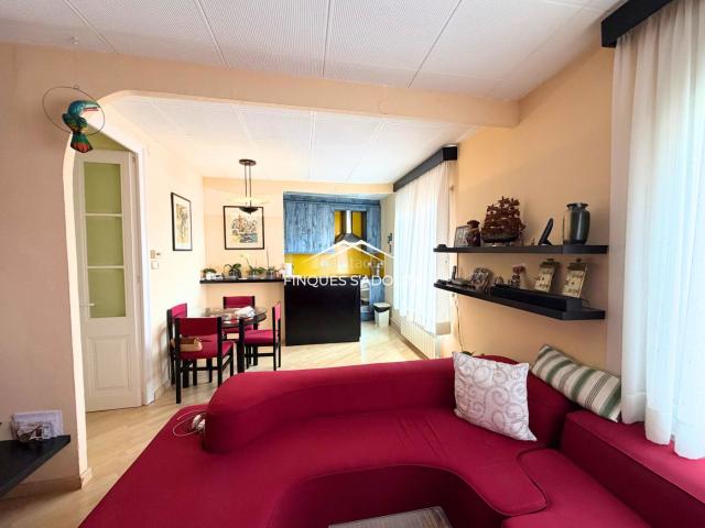 Piso en venta en Sant Feliu de Guíxols, Eixample Costa Brava. Piso con muchas posibilidades en Sant Feliu de Guíxols, cerca de la playa y del centro a 3 minutos a pie. Pisos Sant Feliu de.
