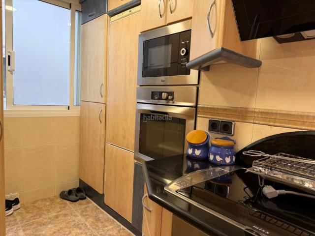 Piso en venta en Sant Feliu de Llobregat, Can Calders. Piso reformado de 3 dormitorios y 1 baño en Calle de 90m con calefacción a gas. Vistas despejadas y excelente ubicación. No te lo. Pisos Sant.