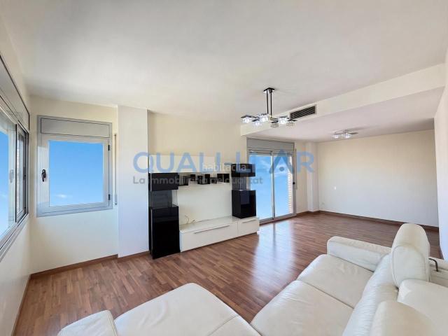 Piso en venta en Sant Feliu de Llobregat, Roses Castellbell. Piso luminoso en venta en Sant Feliu de Llobregat. Pisos Sant Feliu de.