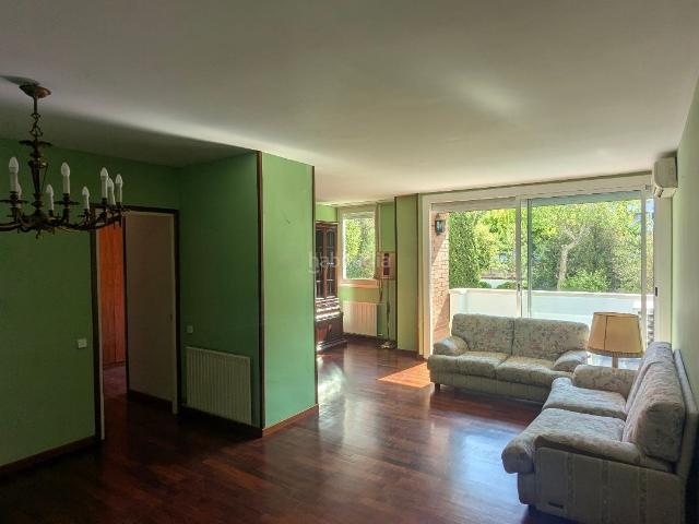 Piso en venta en Sant Joan Despí, Sant Joan TV3. Piso luminoso y tranquilo a 2 minutos de Barcelona. Pisos Sant Joan.
