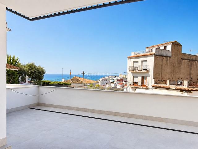 Piso en venta en Sant Pol de Mar, Urbanitzacions. DISFRUTA DE CADA AMANECER CON EL SONIDO DE LAS OLAS. Pisos Sant Pol de.