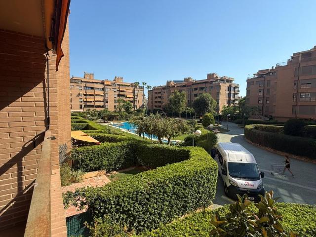 Piso en venta en Sant Pau en residencial de 4 habitaciones, 2 baños, con garaje y piscina