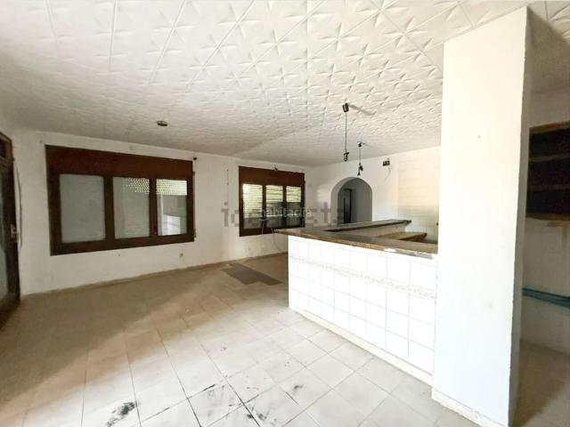 Piso en venta en Sant Pere Pescador Costa Brava. Amplio piso con gran potencial en Sant Pere Pescador 146 m para diseñar a tu gusto. Pisos Sant Pere.