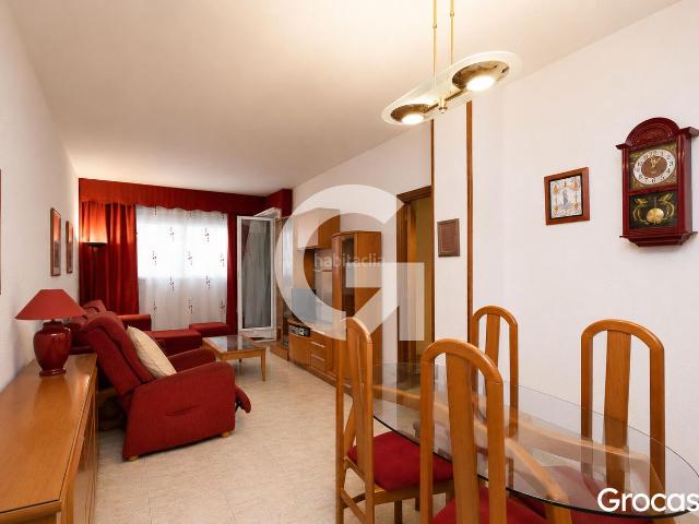 Piso en venta en Sant Vicenç dels Horts. Encantador piso en el centro con 3 habitaciones y balcón. Pisos Sant Vicenç dels.