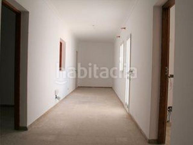Piso en venta en Santa María de Guía de Gran Canaria. Se vende amplio piso a 7 minutos del centro de Santa María de Guía. Pisos Santa María de Guía de Gran.