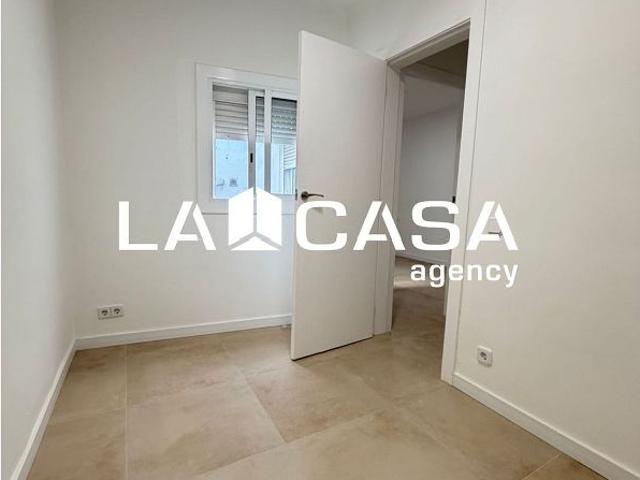 Piso en venta en Santa Coloma de Gramanet, de 48 m² 2 habitaciones por 190.000