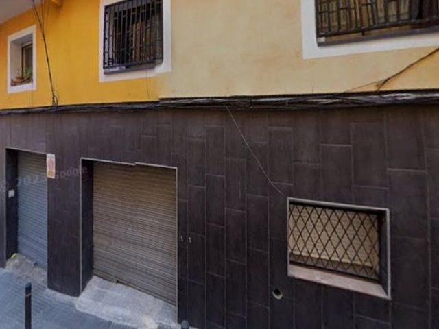 Piso en venta en Santa Coloma de Gramanet, de 46 m² 3 habitaciones por 111.810