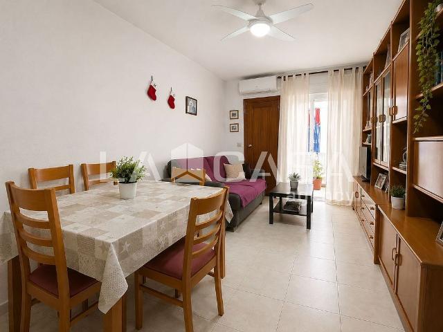 Piso en venta en Santa Coloma de Gramanet, de 65 m² 3 habitaciones por 165.000