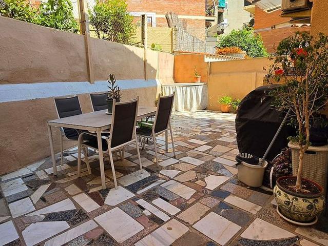 Piso en venta en Santa Coloma de Gramanet, de 70 m² 2 habitaciones por 300.000