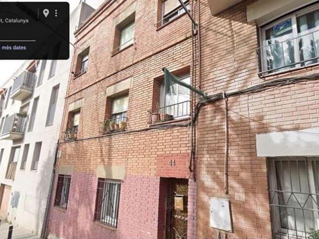 Piso en venta en calle Joan Ubach, Santa Coloma de Gramanet, de 70 m² 3 habitaciones por 130.000