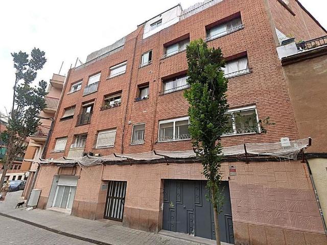 Piso en venta en Santa Coloma de Gramanet, de 71 m² 3 habitaciones por 99.750