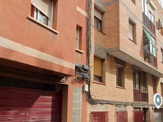 Piso en venta en Santa Coloma de Gramanet, de 75 m² 3 habitaciones por 100.000