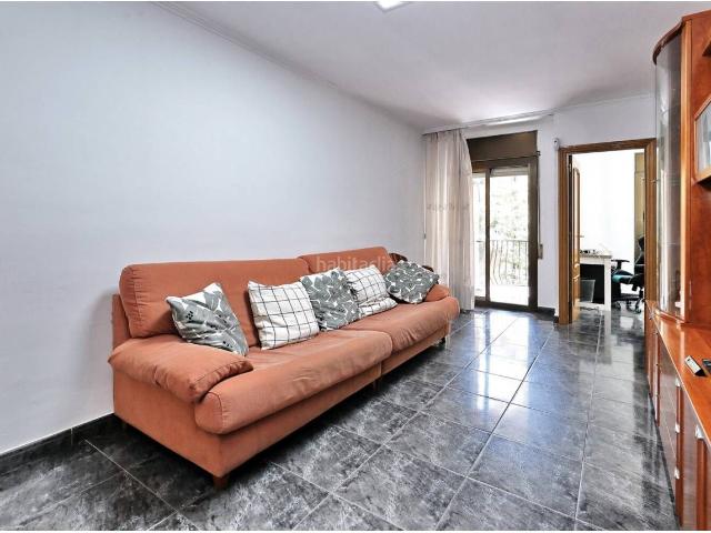Piso en venta en Santa Coloma de Gramenet, Centre. Piso amplio y luminoso, junto Avenida Santa Coloma!. Pisos Santa Coloma de.