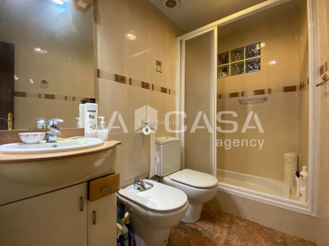 Piso en venta en Santa Coloma de Gramenet, Centre. Piso de 90 m con 3 dormitorios y ascensor en Marina, Santa Coloma de Gramenet. Pisos Santa Coloma de.