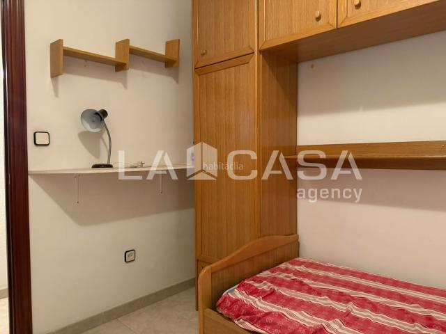 Piso en venta en Santa Coloma de Gramenet, Centre. Piso de 95 m con 3 dormitorios y ascensor en Santa Coloma de Gramenet. Pisos Santa Coloma de.
