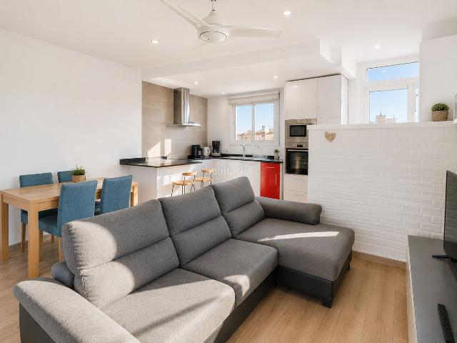 Piso en venta en Santa Coloma de Gramenet, El Raval. ¡ÁTICO REFORMADO Y SOLEADO CON TERRAZA EN SANTA COLOMA DE GRAMENET!. Pisos Santa Coloma de.