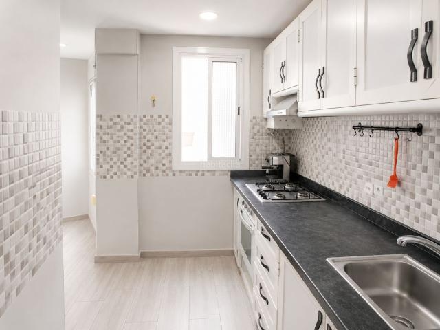 Piso en venta en Santa Coloma de Gramenet, El Raval. PISO REFORMADO EXTERIOR CON DOS DORMITORIOS EN SANTA COLOMA DE GRAMENET!. Pisos Santa Coloma de.