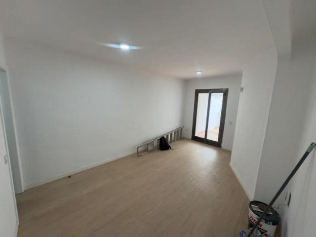 Piso en venta en Santa Coloma de Gramenet, Fondo