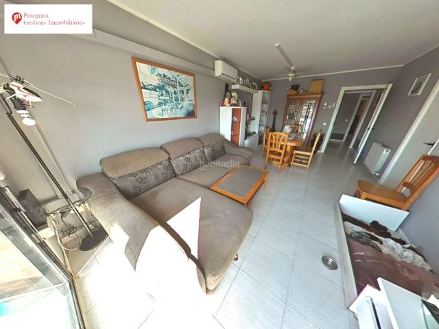 Piso en venta en Santa Coloma de Gramenet, Fondo. Fantástico piso de 100 m² con balcón junto al Metro Fondo!. Pisos Santa Coloma de.