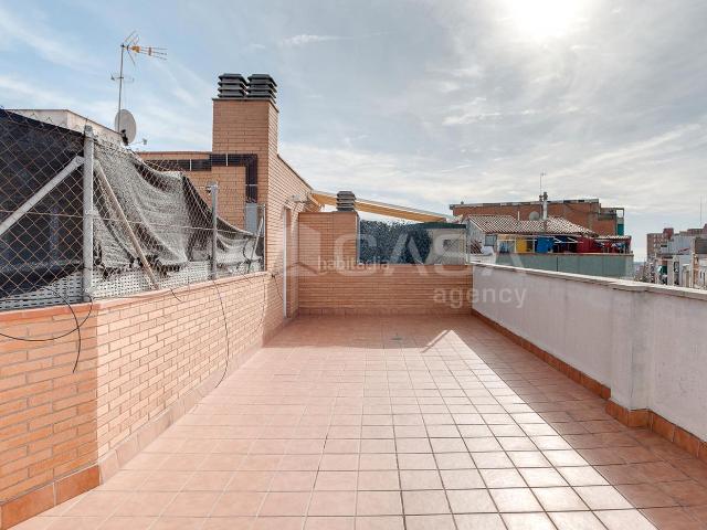 Piso en venta en Santa Coloma de Gramenet, Fondo. Piso totalmente exterior!. Pisos Santa Coloma de.