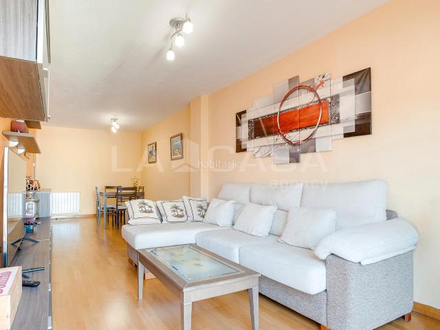 Piso en venta en Santa Coloma de Gramenet, Fondo. Pisos Santa Coloma de.