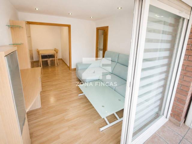 Piso en venta en Santa Coloma de Gramenet, Guinardera. Luminoso piso de 3 habitaciones listo para entrar a vivir en Singuerlin. Pisos Santa Coloma de.