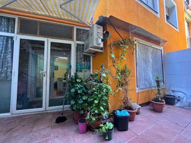 Piso en venta en Santa Coloma de Gramenet, Santa Rosa. Planta Baja con patio de 21 m2. Pisos Santa Coloma de.