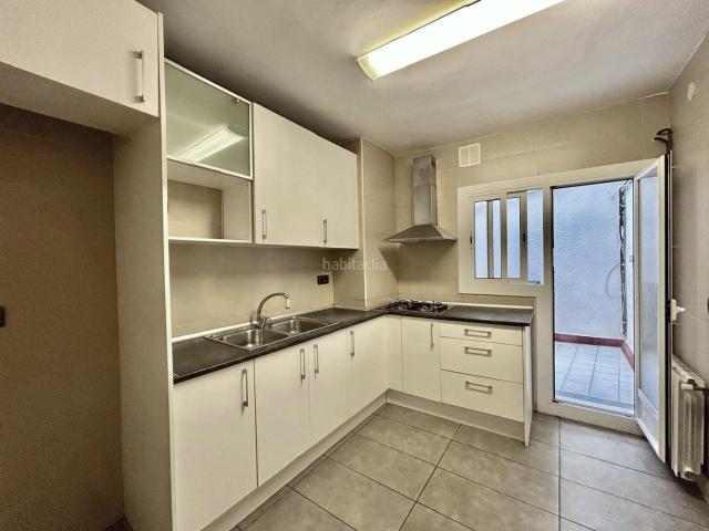 Piso en venta en Santa Coloma de Gramenet, Safaretjos. piso de 105m2 construidos. Pisos Santa Coloma de.