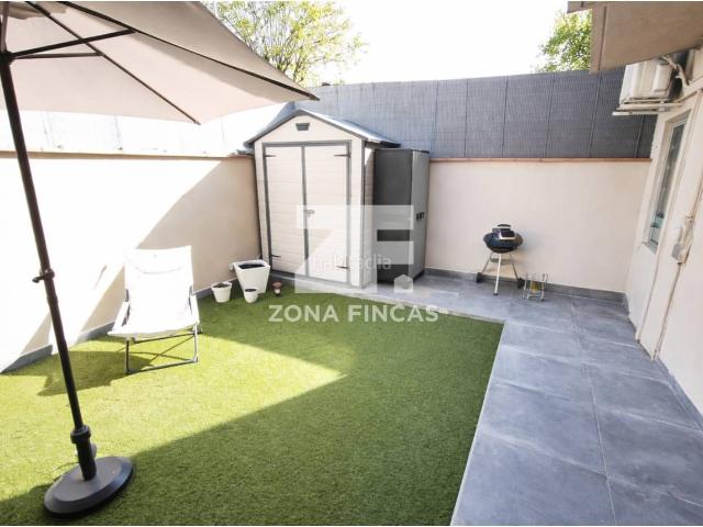 Piso en venta en Santa Coloma de Gramenet, Singuerlín. PLANTA BAJA TOTALMENTE REFORMADA CON TERRAZA. Pisos Santa Coloma de.