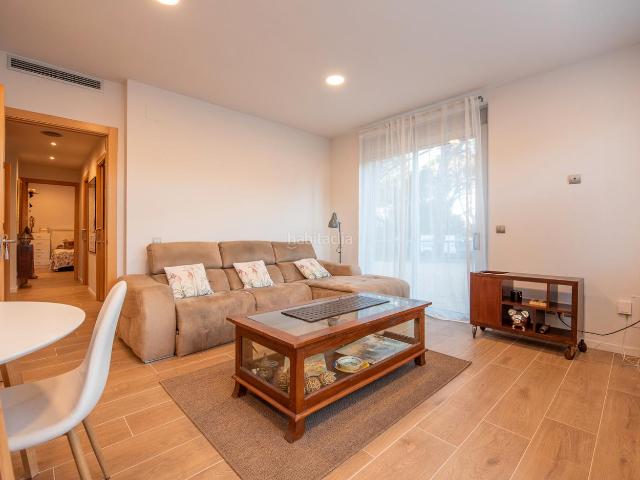 Piso en venta en Santa Cristina d´Aro, Santa Cristina Poble. Planta baja con garaje privado y jardín en Santa Cristina d'Aro. Pisos Santa Cristina.