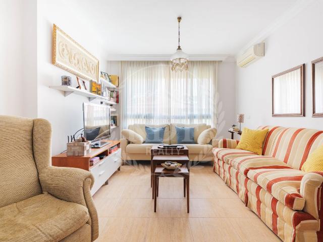 Piso en venta en Santa Cruz de Tenerife, Toscal. Piso de 109 m² con garaje y trastero en pleno centro de Santa Cruz. Pisos Santa Cruz de.